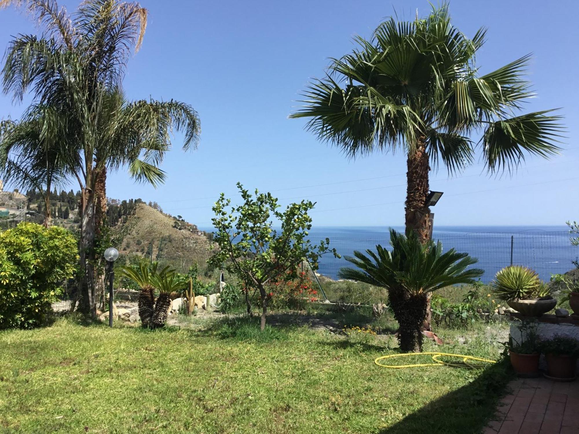 Holidaysora Taormina - Il Giardino Di Graziella エクステリア 写真